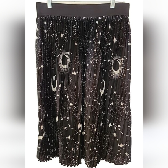 Whimsigoth Constellation Star silky pleated midi skirt, jill size L - Picture 3 of 4